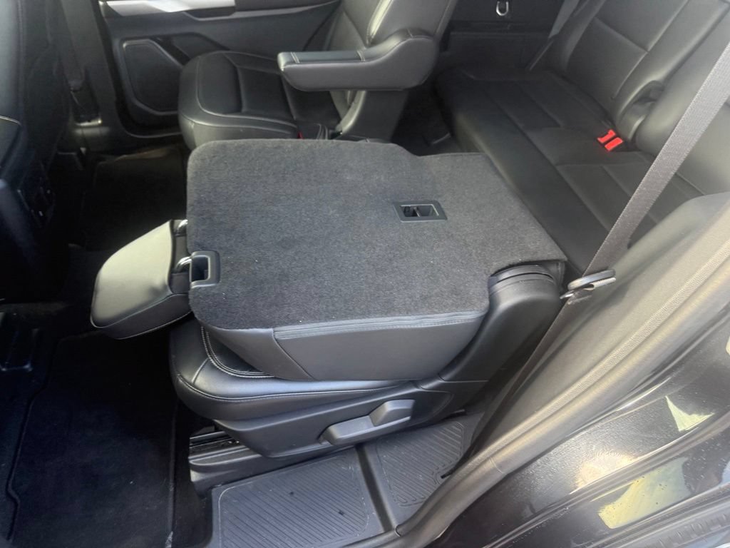 Used 2024 Ford Explorer XLT w/ Equipment Group 202A AWD/4WD image 30