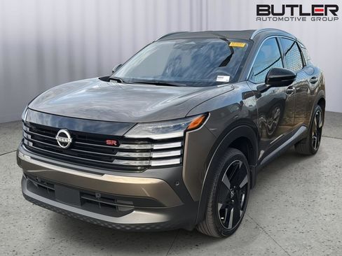 Used 2026 Nissan Kicks SR w/ SR Premium Package image 2