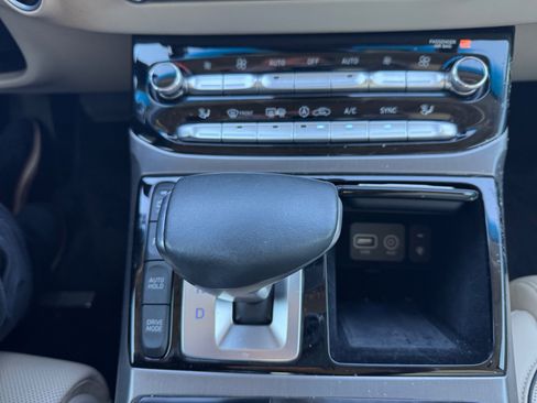 Used 2019 Genesis G90 3.3T Premium RWD image 31