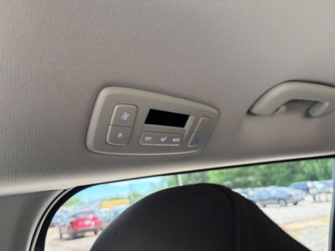 Used 2026 Kia Carnival FWD image 23