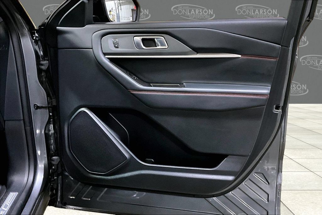 Certified 2025 Ford Explorer ST-Line AWD/4WD image 15