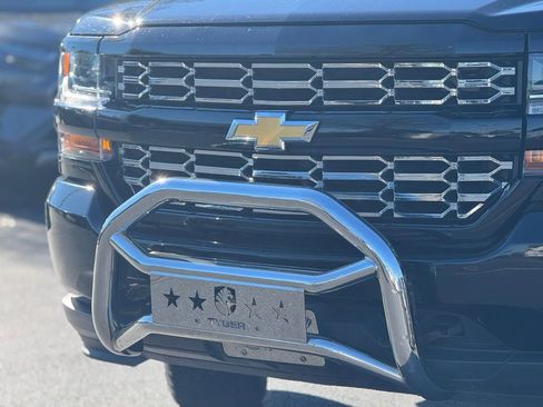 Used 2018 Chevrolet Silverado 1500 Custom w/ Trailering Package image 7