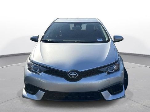 Used 2018 Toyota Corolla iM image 3