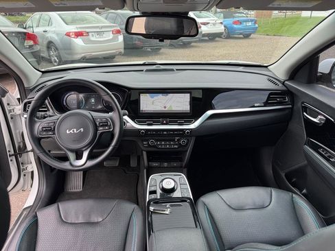 Used 2022 Kia Niro EX Premium FWD image 31