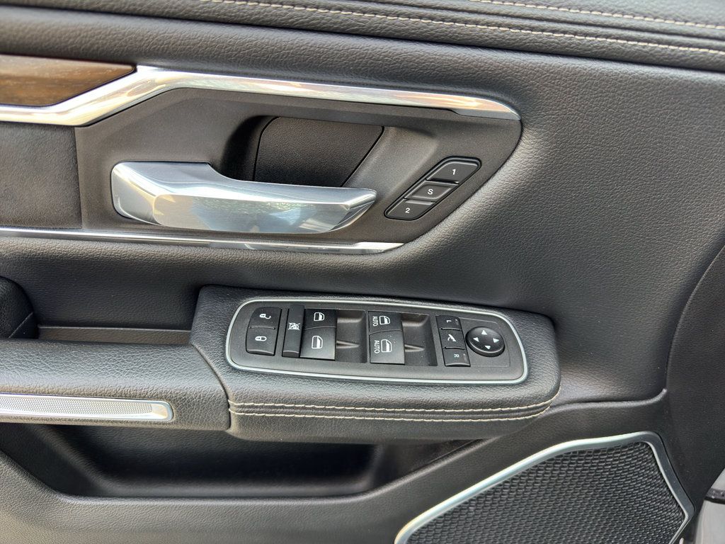 Used 2022 RAM 1500 Laramie AWD/4WD image 17