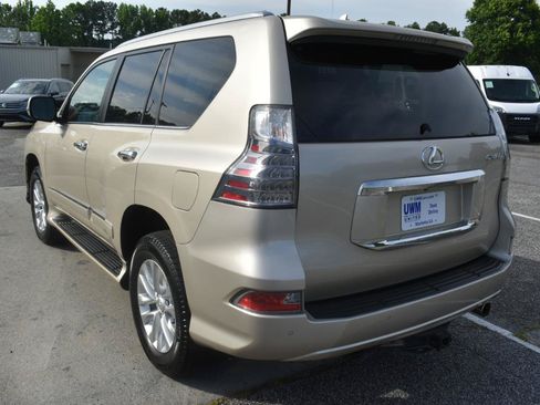 Used 2014 Lexus GX 460 w/ Premium Package AWD/4WD image 8
