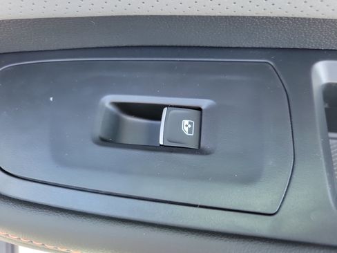 New 2026 Volkswagen Atlas Peak Edition image 9