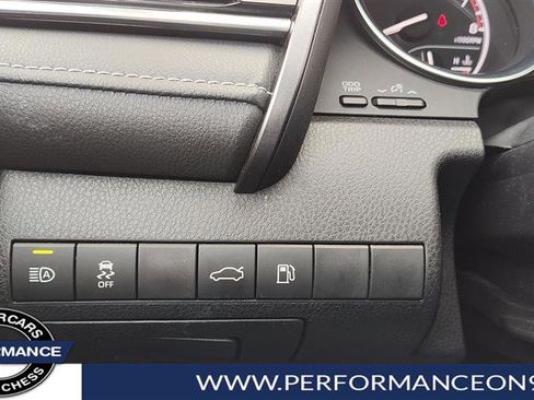 Used 2018 Toyota Camry SE image 17