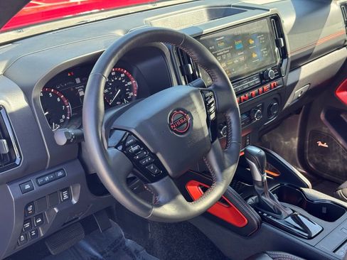 Certified 2025 Nissan Frontier PRO-4X w/ Pro Premium Package AWD/4WD image 12