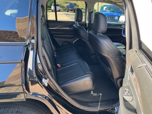Used 2023 Jeep Grand Cherokee 30th Anniversary image 27