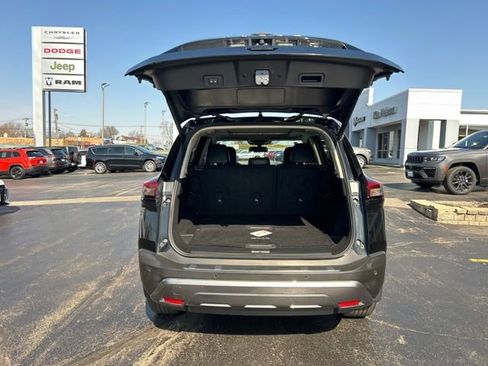 Used 2023 Nissan Rogue SL image 5