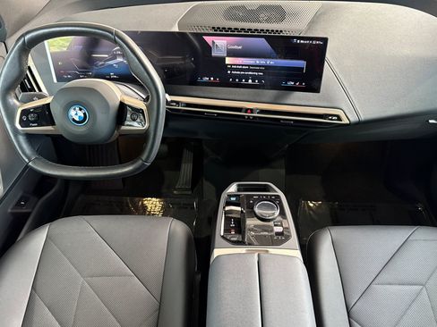 Used 2024 BMW iX xDrive50 AWD/4WD image 17