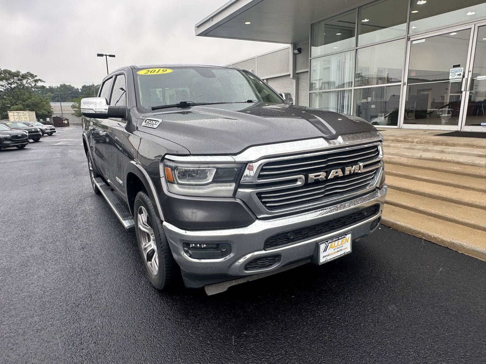 Used 2019 RAM 1500 Laramie AWD/4WD image 3