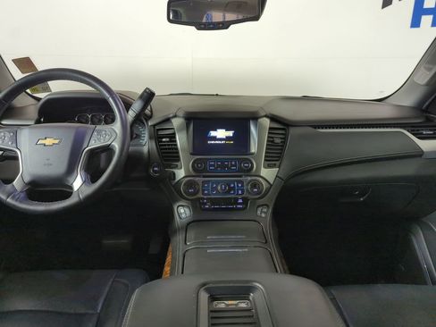 Used 2018 Chevrolet Suburban Premier image 10