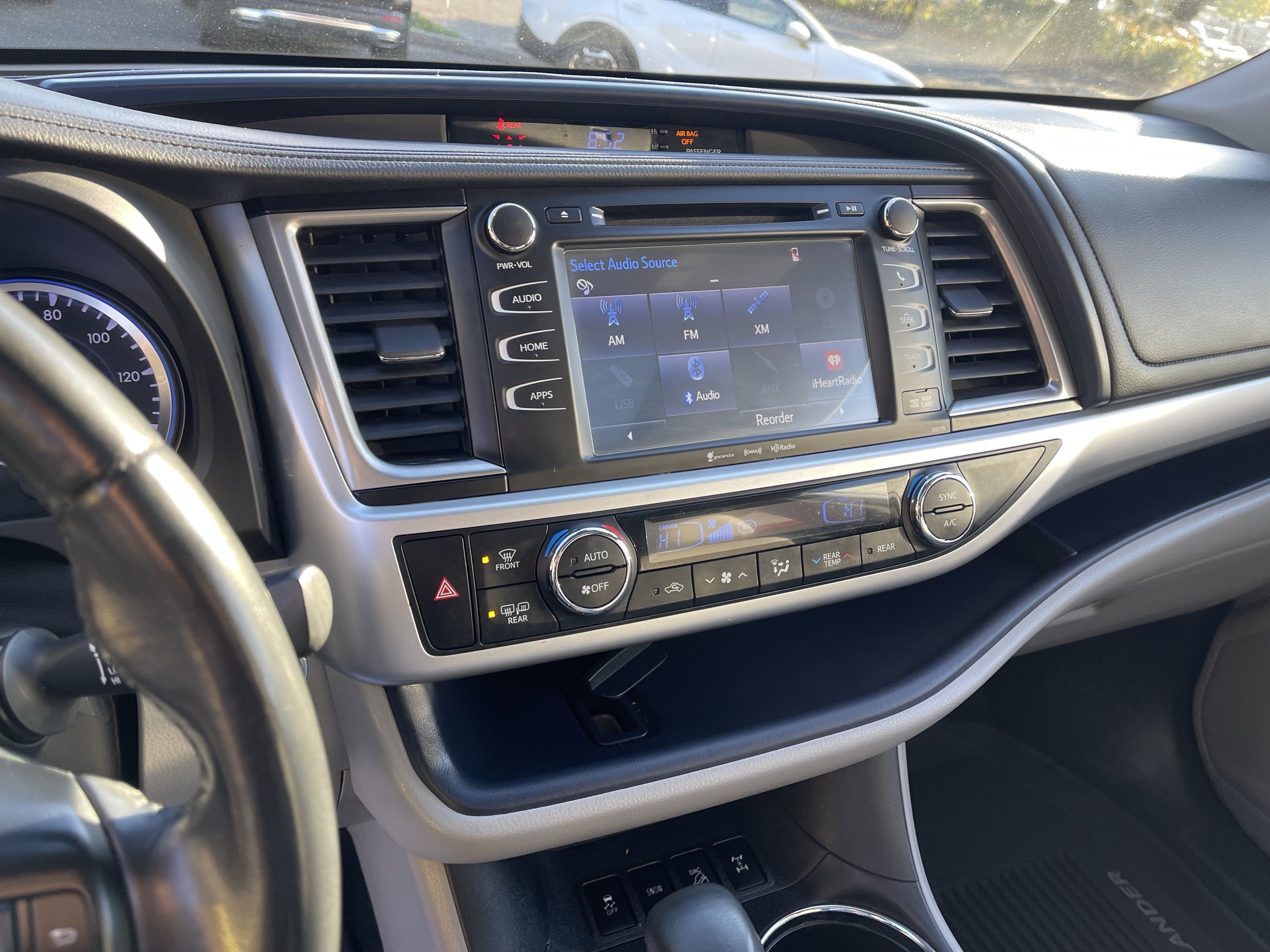 Certified 2018 Toyota Highlander XLE AWD/4WD image 26