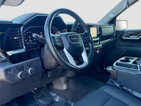 Used 2024 GMC Sierra 1500 Elevation image 9