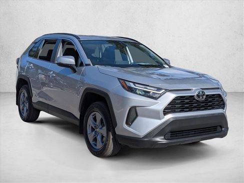 Used 2022 Toyota RAV4 XLE image 3