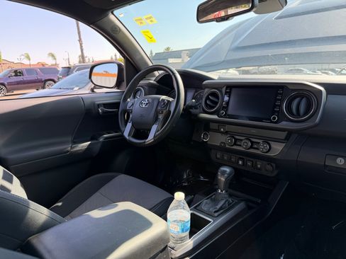 Used 2020 Toyota Tacoma TRD Sport w/ Technology Package RWD image 17