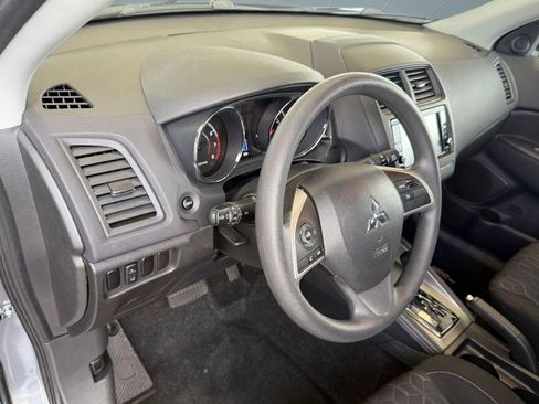 Used 2025 Mitsubishi Outlander Sport ES AWD/4WD image 4