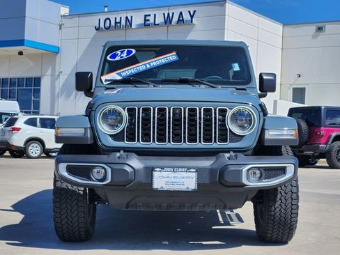Used 2024 Jeep Wrangler Unlimited Sahara w/ Technology Group AWD/4WD image 2