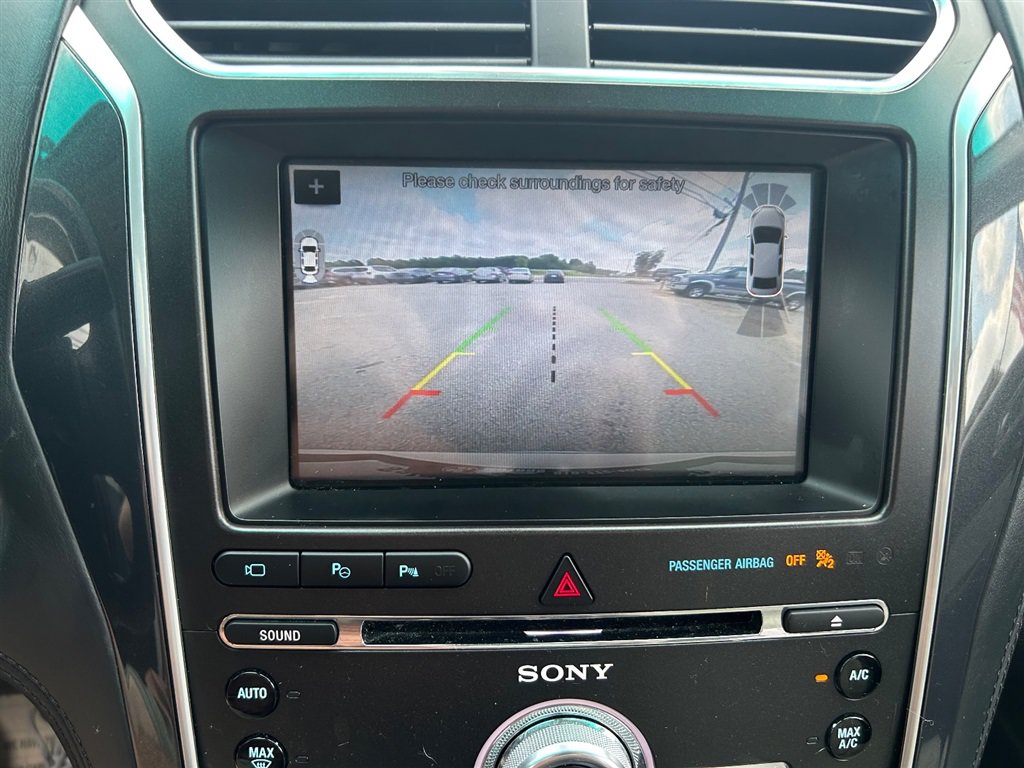 Used 2017 Ford Explorer Platinum AWD/4WD image 36