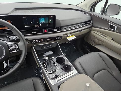 New 2026 Kia Carnival EX image 22