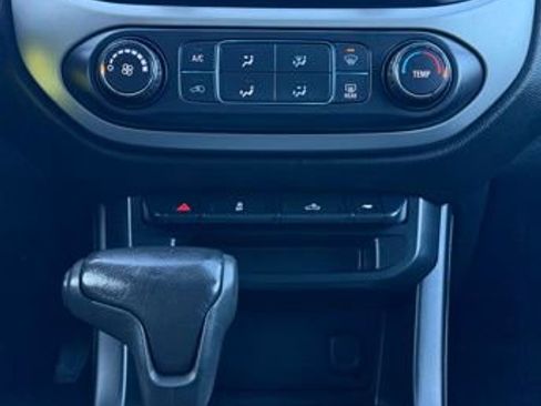 Used 2015 Chevrolet Colorado LT w/ LT Convenience Package image 21