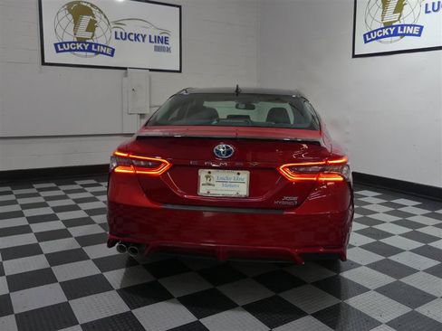 Used 2022 Toyota Camry XSE w/ Navigation Upgrade Package FWD image 8