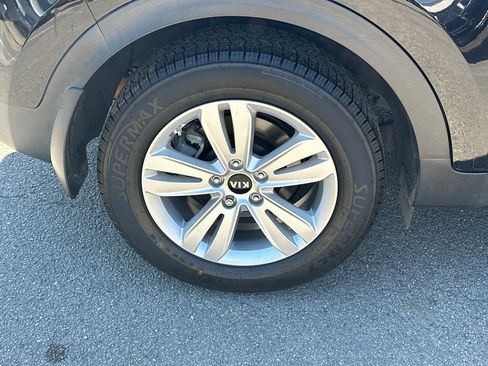 Used 2019 Kia Sportage LX FWD image 17