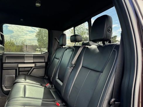 Used 2019 Ford F150 Lariat w/ Equipment Group 502A Luxury AWD/4WD image 11