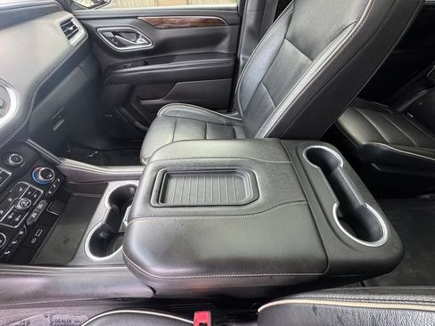 Used 2021 Chevrolet Tahoe Premier w/ Premium Package AWD/4WD image 21