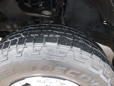 Used 2013 Toyota Tacoma 4x4 Access Cab w/ SR5 Pkg image 9