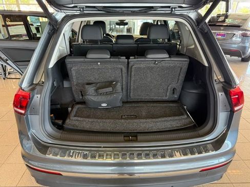 Used 2020 Volkswagen Tiguan SEL FWD image 22