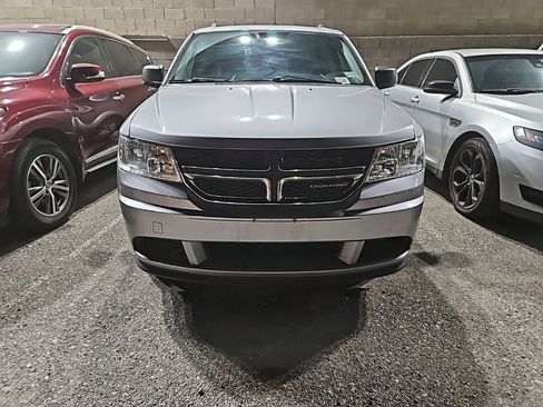 Used 2018 Dodge Journey SE w/ Mopar All Weather Group image 2