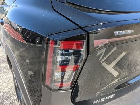 Certified 2025 Nissan Kicks SR FWD image 14