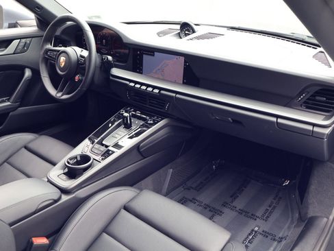 Certified 2025 Porsche 911 Carrera RWD image 25