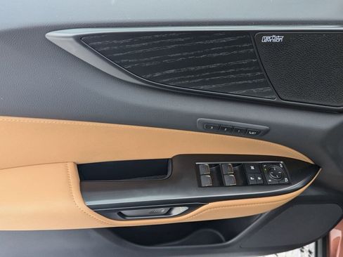 Used 2025 Lexus NX 300h AWD w/ Luxury Package image 13