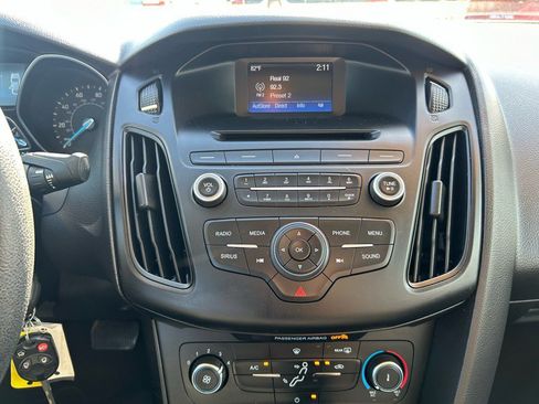 Used 2017 Ford Focus SE image 12