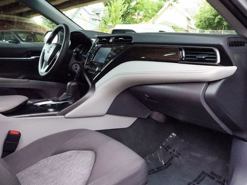 Used 2020 Toyota Camry LE FWD image 23
