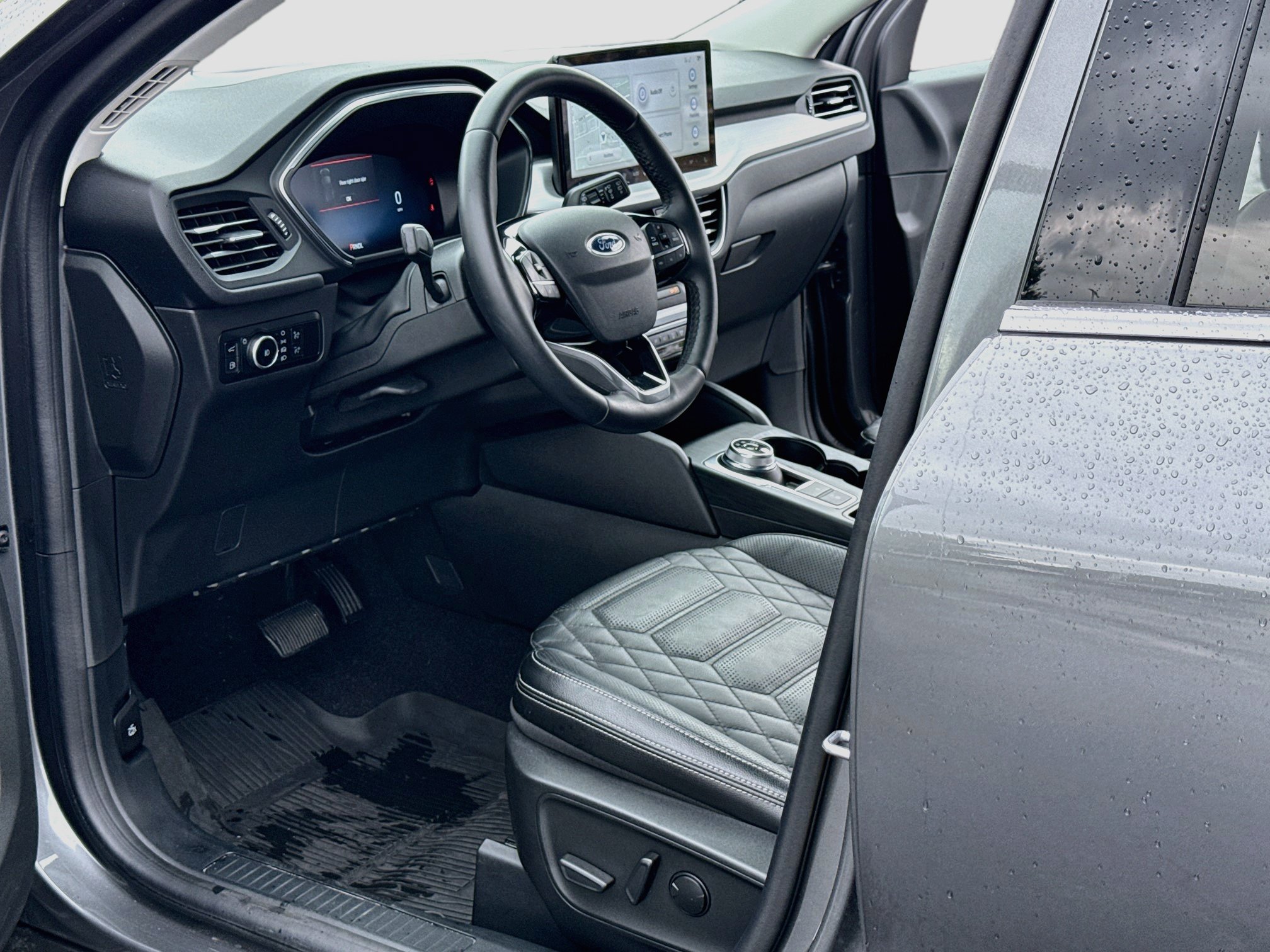 Used 2023 Ford Escape Platinum w/ Premium Technology Package AWD/4WD image 11