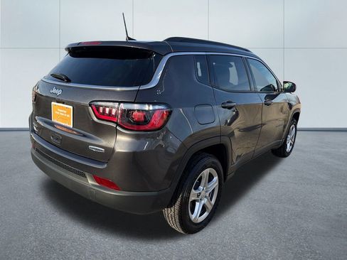 Certified 2023 Jeep Compass Latitude image 6