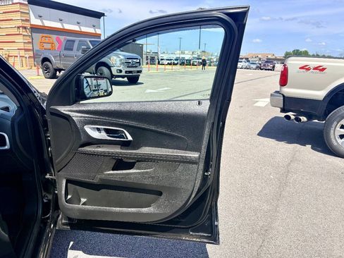 Used 2017 Chevrolet Equinox LT w/ Convenience Package FWD image 34