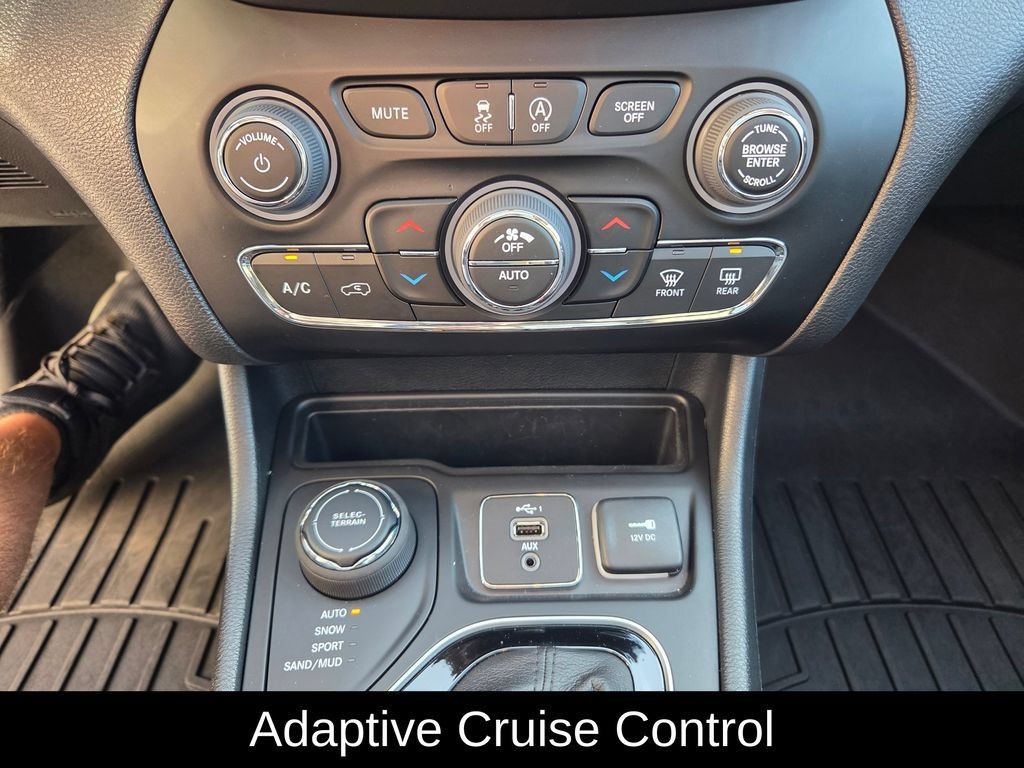 Used 2023 Jeep Cherokee Altitude Lux w/ Lux Elite Package AWD/4WD image 22