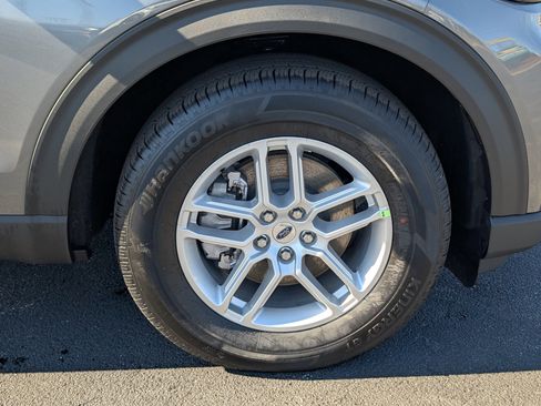 New 2026 Ford Explorer Active image 7