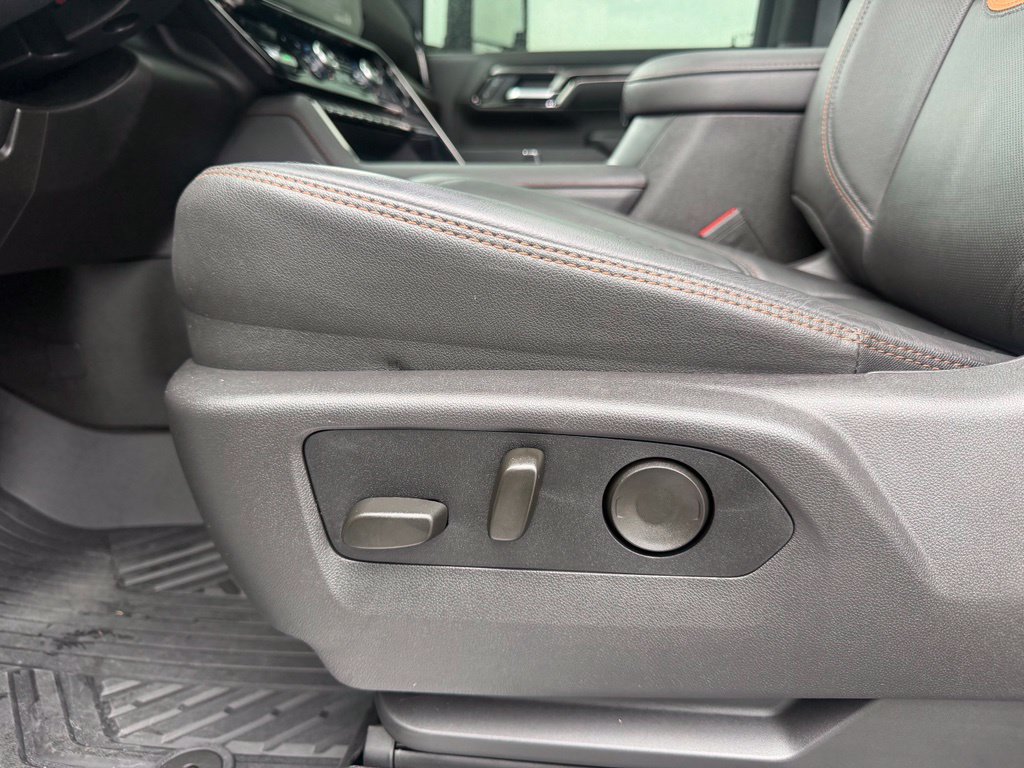 Used 2025 GMC Sierra 2500 AT4 w/ AT4 Premium Plus Package AWD/4WD image 25