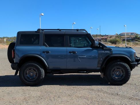 Used 2024 Ford Bronco Everglades image 2