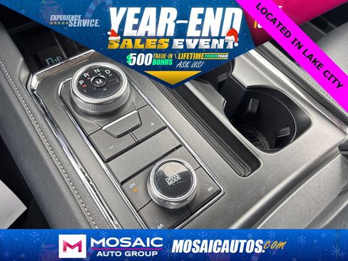 Used 2024 Ford Expedition XLT image 40