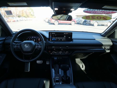 Used 2025 Honda Accord Sport image 18