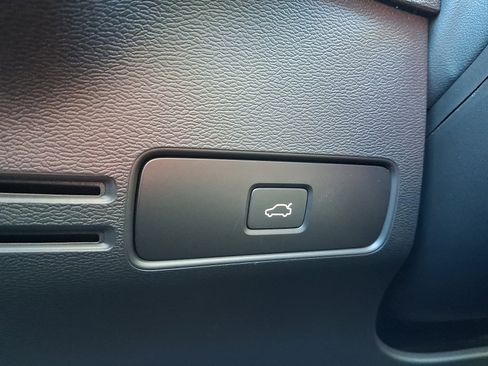 Certified 2023 Volvo C40 P8 Recharge Ultimate AWD/4WD image 24