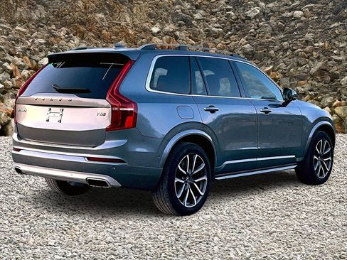 Used 2019 Volvo XC90 T6 Momentum w/ Advanced Package image 2